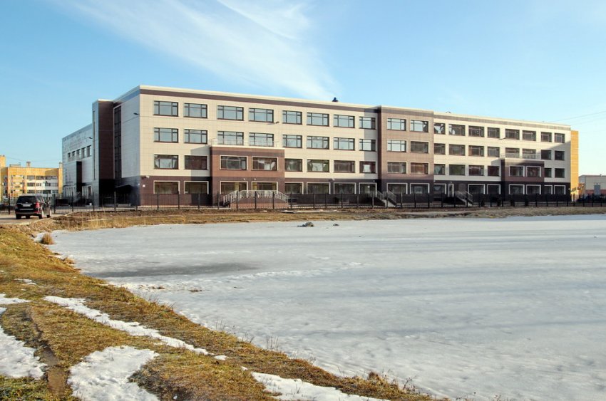 В Петергофе на Бобыльской дороге сдали школу - «Свежие новости строительства»