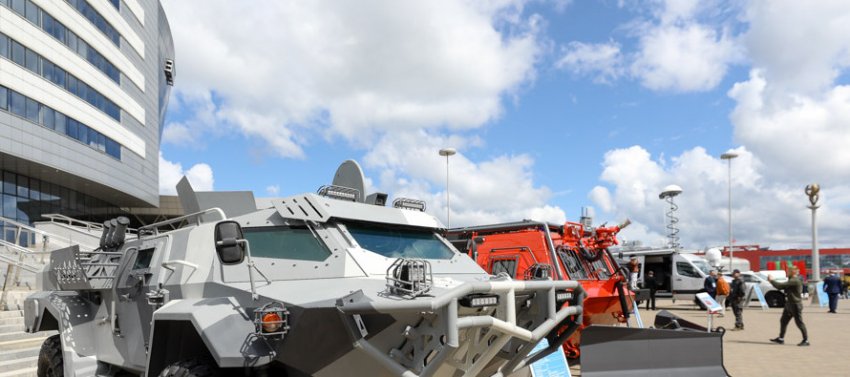 Тактильный костюм огнеборца, автопоезд, наноспутник. Что показали на выставке «Национальная безопасность» - «Свежие новости строительства»