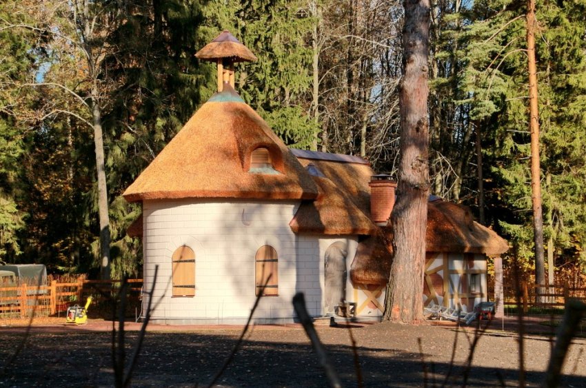 В Павловском парке завершают воссоздание Старого шале - «Свежие новости строительства»