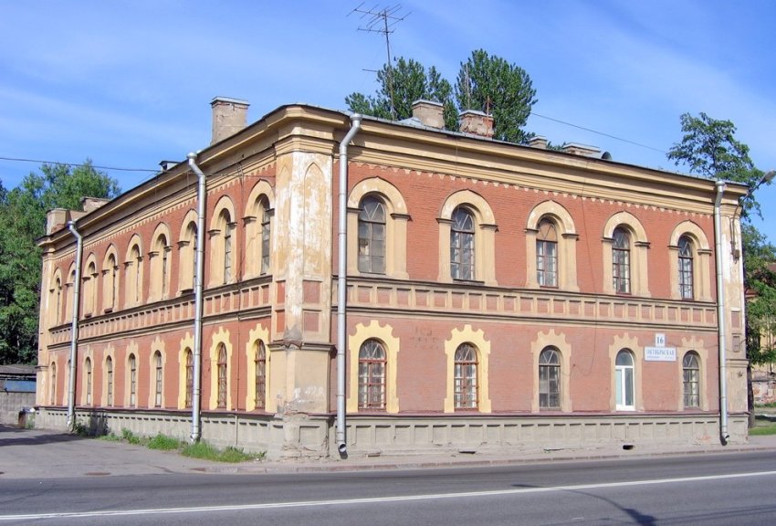 В киновии на Октябрьской набережной готовятся к реставрации келейных корпусов - «Свежие новости строительства»