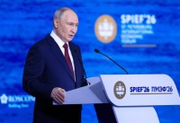 Дым, сладкий «Орешник» и акулы капитала: главные загадки ПМЭФ на фоне налетов на Питер - «Недвижимость»