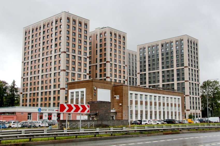 Сдана четырехкоробочная гостиница у проходной мясокомбината на Московском - «Свежие новости строительства»